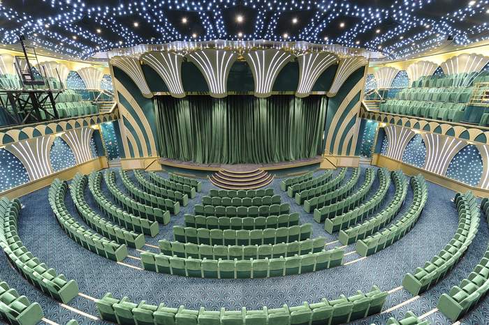 MSC Cruises MSC Magnifica Royal Theatre 2.jpg